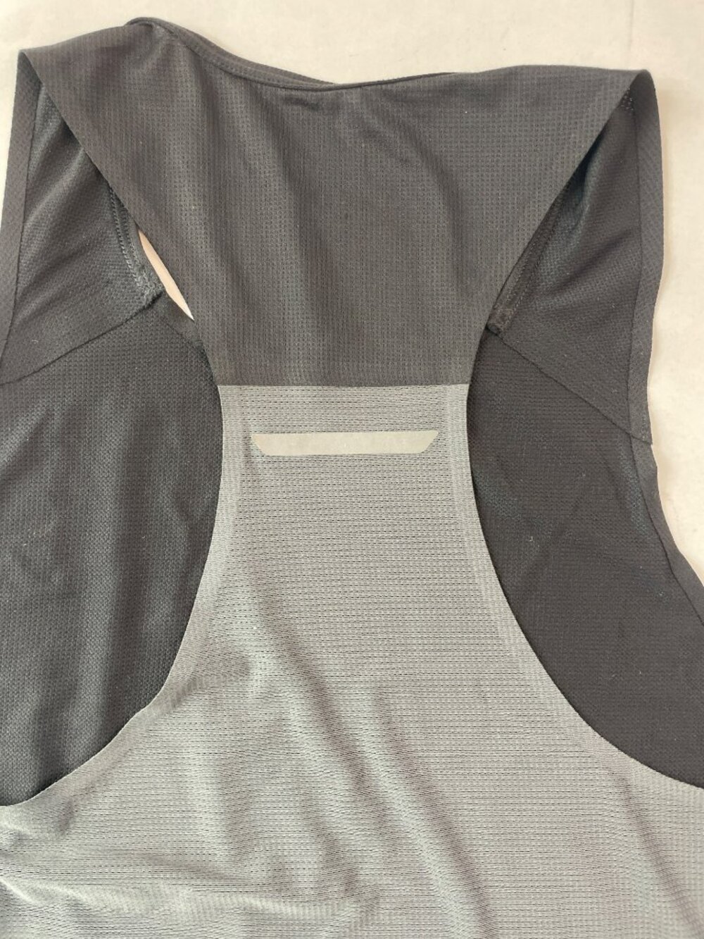 On Cloud Performance Tank Black Eclipse Swiss Engineering Women's Size S $70 NWT - Picture 7 of 11